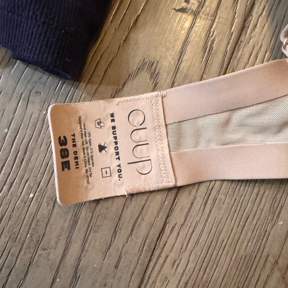 EUC CUUP Demi Bra - Picture 3 of 5